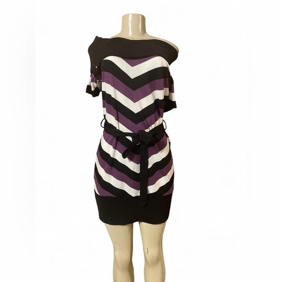 New Directions Black and White Bodycon Dress - Picture 4 of 5